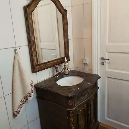 Paslepa Mois Apartment *